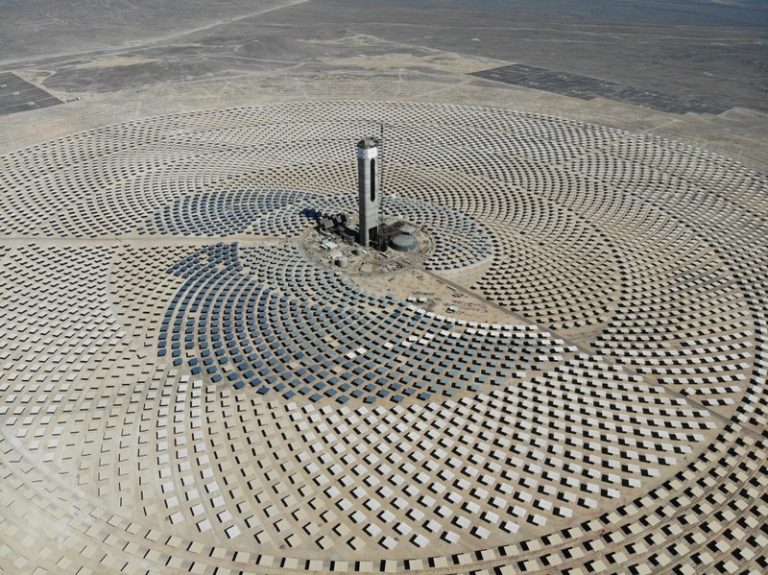 LYNXMPEF9T0OS.jpg,Vista general de la planta de energía solar Cerro Dominador, comuna de María Elena, en la región de Antofagasta, Chile, 1 julio 2019
Planta de energía solar Cerro Dominador/Entregada vía REUTERS; Crédito: CERRO DOMINADOR, Reuters LYNXMPEF9T0OS.jpg,Vista general de la planta de energía solar Cerro Dominador, comuna de María Elena, en la región de Antofagasta, Chile, 1 julio 2019
Planta de energía solar Cerro Dominador/Entregada vía REUTERS; Crédito: CERRO DOMINADOR, Reuters