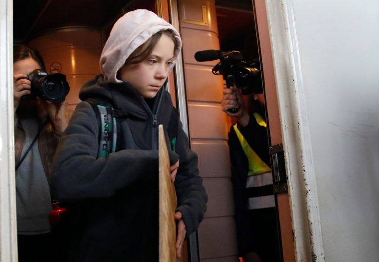 LYNXMPEFB50NG-1.jpg,La activista del cambio climático Greta Thunberg es fotografiada cuando llega a Madrid, España, el 6 de diciembre de 2019. REUTERS/Rafael Marchante; Crédito: RAFAEL MARCHANTE, Reuters