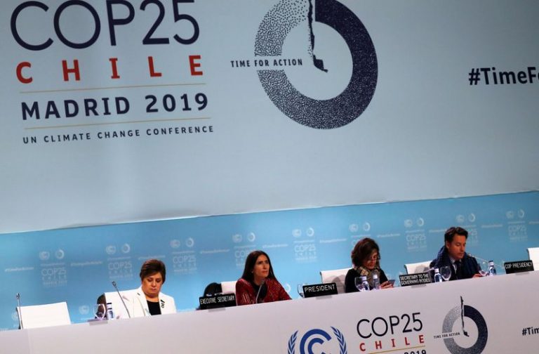 LYNXMPEFBD08P.jpg,Carolina Schmidt, ministra de Medio Ambiente de Chile y presidenta de la Conferencia de las Naciones Unidas sobre el Cambio Climático (COP25) de 2019, asiste a una reunión con delegados durante la COP25 en Madrid, España, el 14 de diciembre de 2019. REUTERS/Nacho Doce; Crédito: NACHO DOCE, Reuters