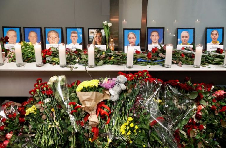 LYNXMPEG071WB.jpg,En la imagen, flores y velas frente a retratos de los miembros de la tripulación del avión Boeing 737-800 de Ukraine International Airlines que se estrelló en Irán, en el aeropuerto internacional de Boryspil, en las afueras de Kiev. 8 de enero de 2020. REUTERS/Valentyn Ogirenko; Crédito: Valentyn Ogirenko, Reuters LYNXMPEG071WB.jpg,En la imagen, flores y velas frente a retratos de los miembros de la tripulación del avión Boeing 737-800 de Ukraine International Airlines que se estrelló en Irán, en el aeropuerto internacional de Boryspil, en las afueras de Kiev. 8 de enero de 2020. REUTERS/Valentyn Ogirenko; Crédito: Valentyn Ogirenko, Reuters