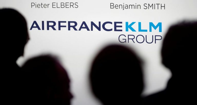 LYNXMPEG0G0VH.jpg,FOTO DE ARCHIVO: Periodistas en la conferencia de resultados anuales de 2018 de Air France-KLM en París, Francia, el 20 de febrero de 2019.  REUTERS/Charles Platiau; Crédito: CHARLES PLATIAU, Reuters