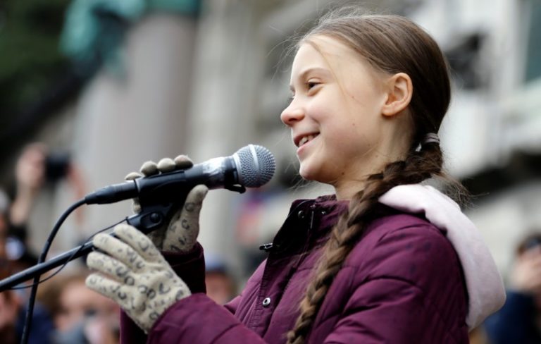 LYNXMPEG0G1FV.jpg,Foto del viernes de la adolescente sueca Greta Thunberg hablando en una marca de 