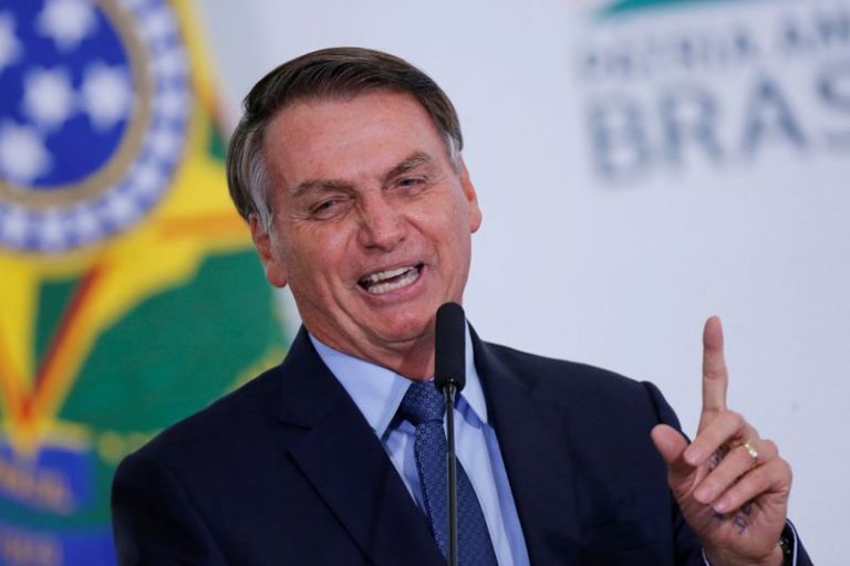 LYNXMPEG14273.jpg,El presidente de Brasil, Jair Bolsonaro, habla en la ceremonia que marca sus 400 días en el palacio de Planalto, en Brasilia. 5 de febrero de 2020. REUTERS/Adriano Machado; Crédito: ADRIANO MACHADO, Reuters
