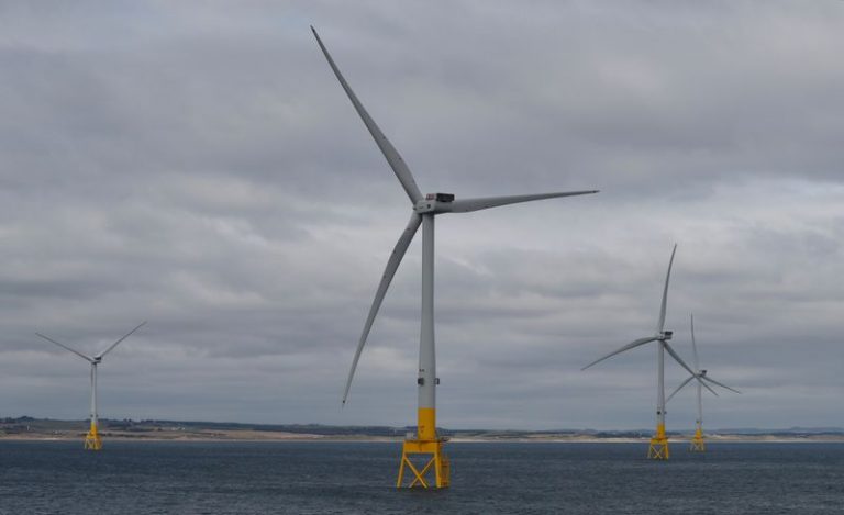 LYNXMPEG150TS.jpg,Foto de archivo de un centro de energía eólica en Trump International Golf Links Aberdeen, Escocia. 
Sep 7, 2018. REUTERS/Russell Cheyne ; Crédito: Russell Cheyne, Reuters LYNXMPEG150TS.jpg,Foto de archivo de un centro de energía eólica en Trump International Golf Links Aberdeen, Escocia. 
Sep 7, 2018. REUTERS/Russell Cheyne ; Crédito: Russell Cheyne, Reuters