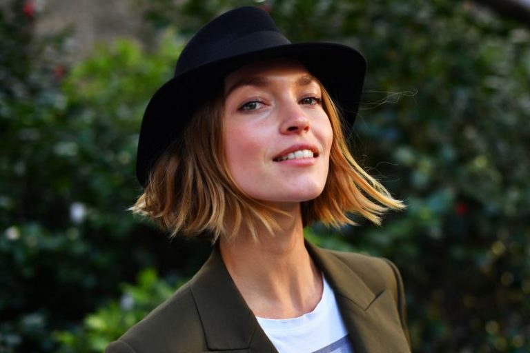 LYNXMPEG1C1PE.jpg,Model and environmental activist Arizona Muse, poses for a portrait after an interview with Reuters, where she talked about sustainable fashion and joining forces with Extinction Rebellion, in London, Britain February 13, 2020.  REUTERS/Dylan Martinez; Crédito: DYLAN MARTINEZ, Reuters