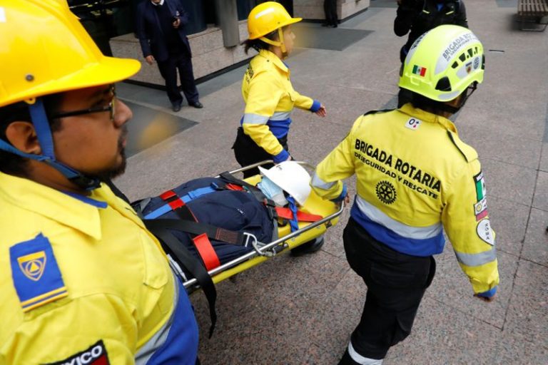 LYNXMPEG1C21D.jpg,Imagen de archivo. Miembros de un equipo de rescate y protección participan en un simulacro de un sismo en Ciudad de México. 20 de enero de 2020. REUTERS / Carlos Jasso; Crédito: CARLOS JASSO, Reuters