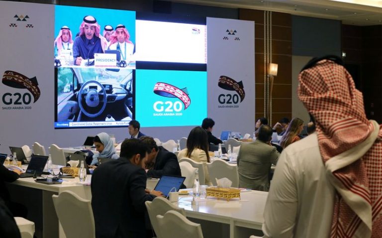 LYNXNPEG1M0FF.jpg,FOTO DE ARCHIVO: Periodistas sentados en la sala de medios durante la reunión de ministros de finanzas y gobernadores de bancos centrales del G-20 en Riad, Arabia Saudí, el 22 de febrero de 2020. REUTERS/Ahmed Yosri; Crédito: AHMED YOSRI, Reuters