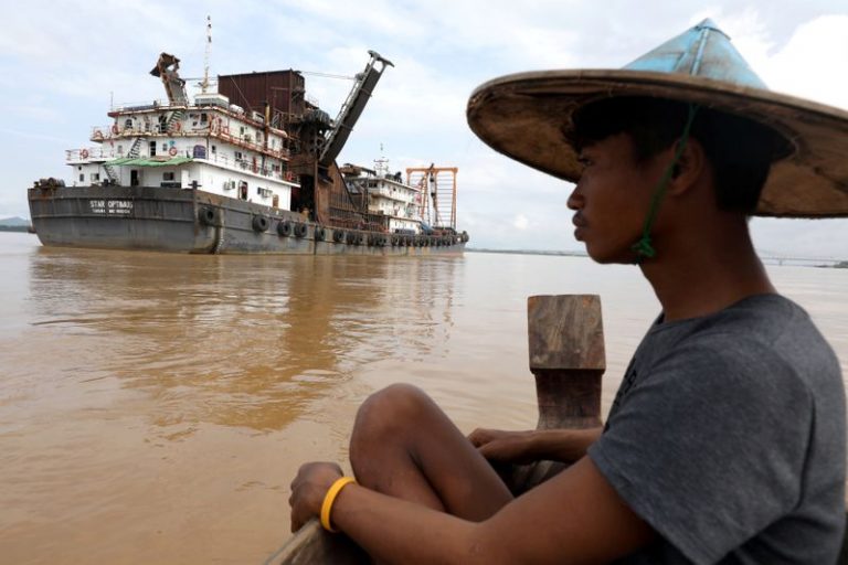 LYNXMPEG241FQ.jpg,Foto de archivo del Star Optimus en el río Salween river en Myanmar. 
Sep 18, 2019. 
REUTERS/Ann Wang   ; Crédito: ANN WANG, Reuters