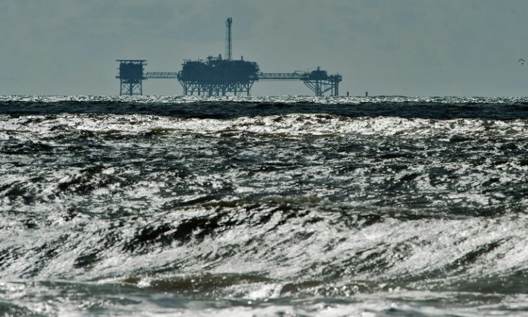 LYNXMPEG7M000.jpg,Imagen de archivo de una plataforma petrolera frente a Dauphin Island, Alabama, EEUU. 5 octubre 2013. REUTERS/Steve Nesius; Crédito: Steve Nesius, Reuters