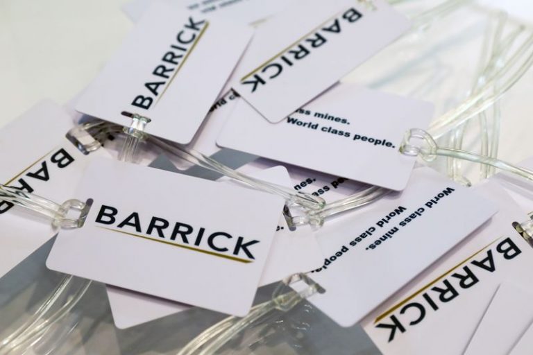 LYNXMPEG8G1G6.jpg,Foto de archivo. Tarjetas para equipaje con el logo de Barrick Gold durante una conferencia de minería en Toronto, Canadá. Marzo, 2020.  REUTERS/Chris Helgren; Crédito: CHRIS HELGREN, Reuters LYNXMPEG8G1G6.jpg,Foto de archivo. Tarjetas para equipaje con el logo de Barrick Gold durante una conferencia de minería en Toronto, Canadá. Marzo, 2020.  REUTERS/Chris Helgren; Crédito: CHRIS HELGREN, Reuters