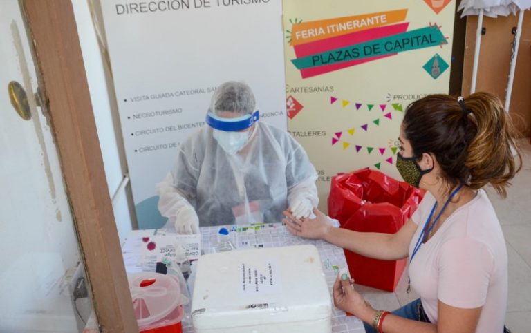 LYNXMPEG8P0GV-1.jpg,Trabajadores de la salud realizan pruebas de COVID-19 en la provincia de San Juan, Argentina. Foto de archivo.; Crédito: Gobierno San Juan/Handout / Lati, Reuters LYNXMPEG8P0GV-1.jpg,Trabajadores de la salud realizan pruebas de COVID-19 en la provincia de San Juan, Argentina. Foto de archivo.; Crédito: Gobierno San Juan/Handout / Lati, Reuters
