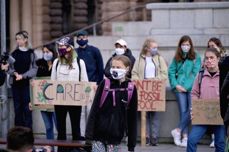 LYNXNPEG8O1FI.jpg,La activista sueca del cambio climático Greta Thunberg protesta frente al Parlamento sueco en Estocolmo, Suecia, el 25 de septiembre de 2020. Agencia de noticias TT / Janerik Henriksson vía REUTERS; Crédito: TT NEWS AGENCY, Reuters LYNXNPEG8O1FI.jpg,La activista sueca del cambio climático Greta Thunberg protesta frente al Parlamento sueco en Estocolmo, Suecia, el 25 de septiembre de 2020. Agencia de noticias TT / Janerik Henriksson vía REUTERS; Crédito: TT NEWS AGENCY, Reuters