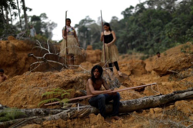 LYNXMPEG9620P.jpg,Miembros de la comunidad indígena mura muestran un área deforestada en sus tierras cerca de Humaita, en el estado brasileño de Amazonas. FOTO DE ARCHIVO. Agosto, 2019. REUTERS/Ueslei Marcelino; Crédito: Ueslei Marcelino, Reuters LYNXMPEG9620P.jpg,Miembros de la comunidad indígena mura muestran un área deforestada en sus tierras cerca de Humaita, en el estado brasileño de Amazonas. FOTO DE ARCHIVO. Agosto, 2019. REUTERS/Ueslei Marcelino; Crédito: Ueslei Marcelino, Reuters