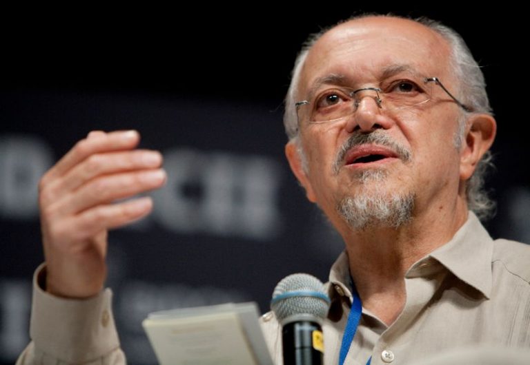 LYNXMPEG962DK-1.jpg,FOTO DE ARCHIVO. José Mario Molina, ganador del Premio Nobel de Química, asiste a la reunión anual del Banco Interamericano de Desarrollo (BID) en Cancún Marzo 20, 2010. REUTERS/Gerardo Garcia ; Crédito: Gerardo Garcia, Reuters LYNXMPEG962DK-1.jpg,FOTO DE ARCHIVO. José Mario Molina, ganador del Premio Nobel de Química, asiste a la reunión anual del Banco Interamericano de Desarrollo (BID) en Cancún Marzo 20, 2010. REUTERS/Gerardo Garcia ; Crédito: Gerardo Garcia, Reuters