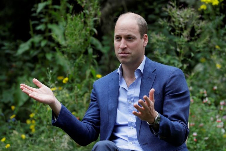 LYNXMPEG97140.jpg,FILE PHOTO: Britain's Prince William, Duke of Cambridge, speaks during a visit to the Garden House, part of the Light Project, which works on getting people safely off the streets throughout the coronavirus disease (COVID-19) outbreak, in Peterborough, Britain, July 16, 2020. Picture taken July 16, 2020. Kirsty Wigglesworth/Pool via REUTERS; Crédito: POOL, Reuters LYNXMPEG97140.jpg,FILE PHOTO: Britain's Prince William, Duke of Cambridge, speaks during a visit to the Garden House, part of the Light Project, which works on getting people safely off the streets throughout the coronavirus disease (COVID-19) outbreak, in Peterborough, Britain, July 16, 2020. Picture taken July 16, 2020. Kirsty Wigglesworth/Pool via REUTERS; Crédito: POOL, Reuters