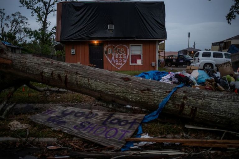 LYNXMPEG9907M.jpg,Daños del huracán Laura en Lake Charles, Luisiana, 8 de octubre de 2020.  REUTERS/Adrees Latif ; Crédito: ADREES LATIF, Reuters LYNXMPEG9907M.jpg,Daños del huracán Laura en Lake Charles, Luisiana, 8 de octubre de 2020.  REUTERS/Adrees Latif ; Crédito: ADREES LATIF, Reuters