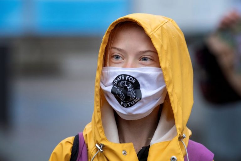 LYNXMPEG990EC.jpg,La activista climática sueca Greta Thunberg asiste a una protesta de Viernes por el Futuro en el Parlamento sueco (Riksdagen) en Estocolmo, Suecia, el 9 de octubre de 2020. Jessica Gow / Agencia de Noticias TT / via REUTERS; Crédito: TT NEWS AGENCY, Reuters LYNXMPEG990EC.jpg,La activista climática sueca Greta Thunberg asiste a una protesta de Viernes por el Futuro en el Parlamento sueco (Riksdagen) en Estocolmo, Suecia, el 9 de octubre de 2020. Jessica Gow / Agencia de Noticias TT / via REUTERS; Crédito: TT NEWS AGENCY, Reuters