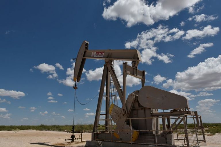 LYNXMPEG9D0U5.jpg,Una bomba de petróleo opera en el área de producción de Permian Basin cerca de Wink, Texas, Estados Unidos, 22 de agosto de 2018. REUTERS / Nick Oxford; Crédito: NICK OXFORD, Reuters LYNXMPEG9D0U5.jpg,Una bomba de petróleo opera en el área de producción de Permian Basin cerca de Wink, Texas, Estados Unidos, 22 de agosto de 2018. REUTERS / Nick Oxford; Crédito: NICK OXFORD, Reuters