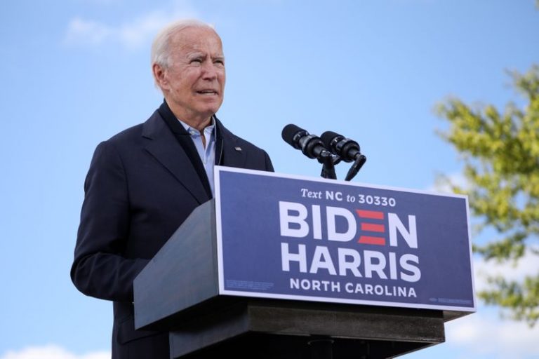 LYNXMPEG9L1SE.jpg,FOTO DE ARCHIVO: El candidato presidencial demócrata de Estados Unidos, Joe Biden, pronuncia un discurso en un evento en Riverside High School, en Durham, Carolina del Norte, Estados Unidos. 18 de octubre de 2020. REUTERS/Tom Brenner/; Crédito: TOM BRENNER, Reuters LYNXMPEG9L1SE.jpg,FOTO DE ARCHIVO: El candidato presidencial demócrata de Estados Unidos, Joe Biden, pronuncia un discurso en un evento en Riverside High School, en Durham, Carolina del Norte, Estados Unidos. 18 de octubre de 2020. REUTERS/Tom Brenner/; Crédito: TOM BRENNER, Reuters